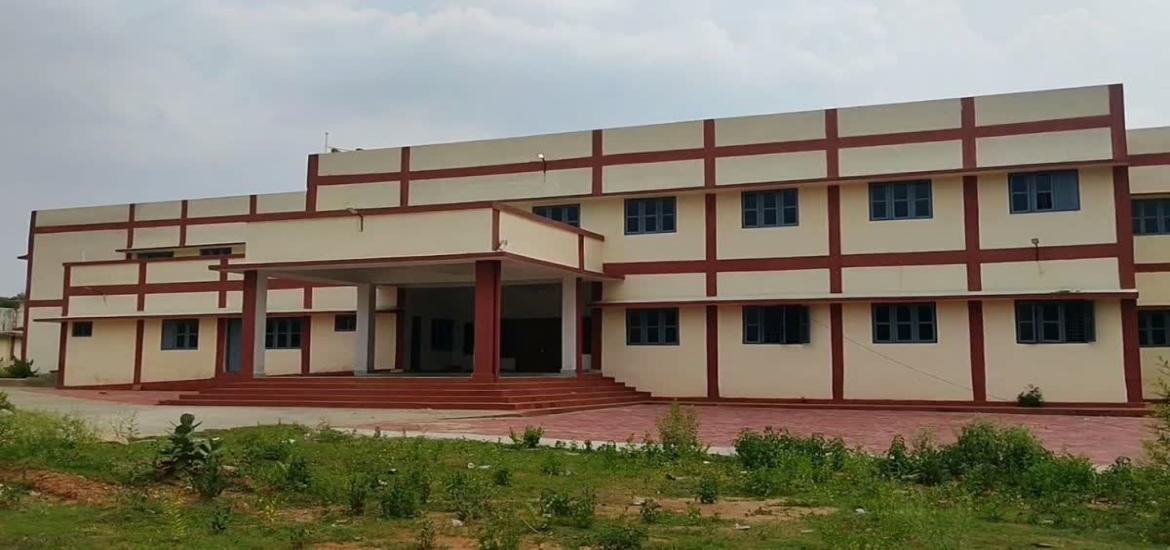 सीहोर में छात्रावास निर्माण करने के लिए दान